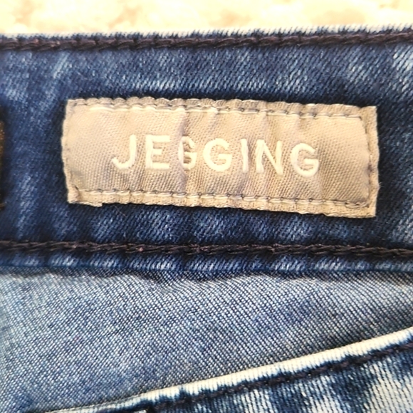 AERPOSTALE WOMENS JEGGINGS DISTRESSED ON KNEES SIZE 2 REGULAR STONE WASHED BLUE - Picture 5 of 16